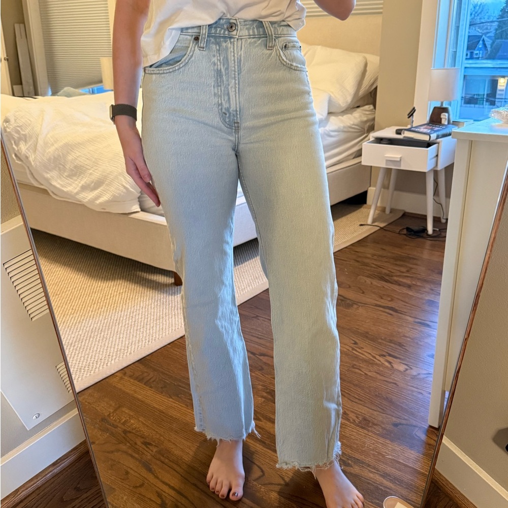 Abercrombie 90s relaxed high rise jean light wash